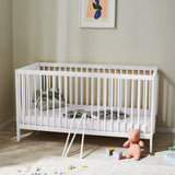 Kids Collective Babybett Kinderbett Gitterbett 60x120 und 70x140 cm höhenverstellbarer Lattenrost & herausnehmbare Sprossen stabiles Buchenholz | ab Geburt bis zum 3. Lebensjahr made in EU