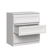 Commode blanche avec un cadre décoratif délicat, petite table de chevet dans le couloir de la chambre, armoire, buffet, buffet haut avec tiroirs
