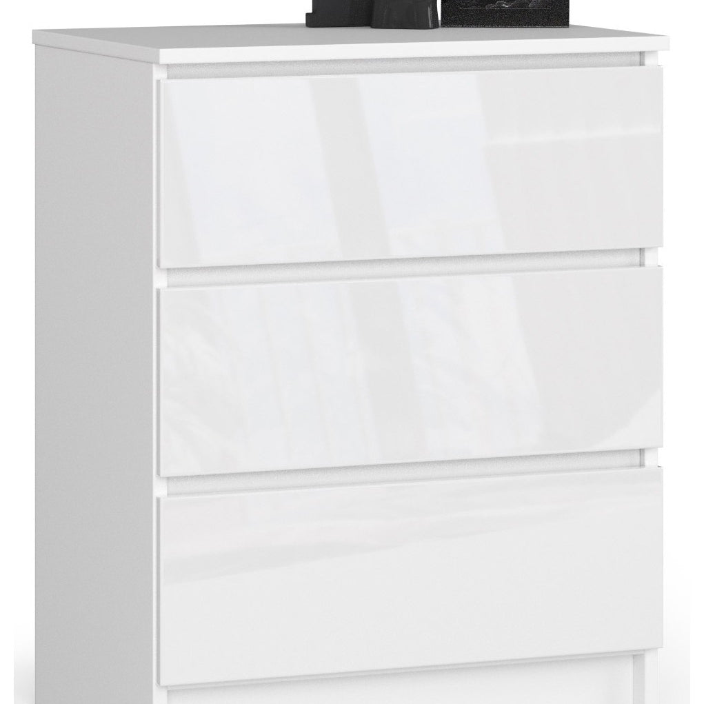 Commode avec trois tiroirs de 60 cm de large, salon, chambre, couloir, placard, buffet, buffet haut, beaucoup d'espace de rangement.