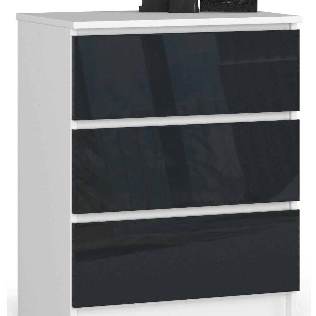 Commode avec trois tiroirs de 60 cm de large, salon, chambre, couloir, placard, buffet, buffet haut, beaucoup d'espace de rangement.