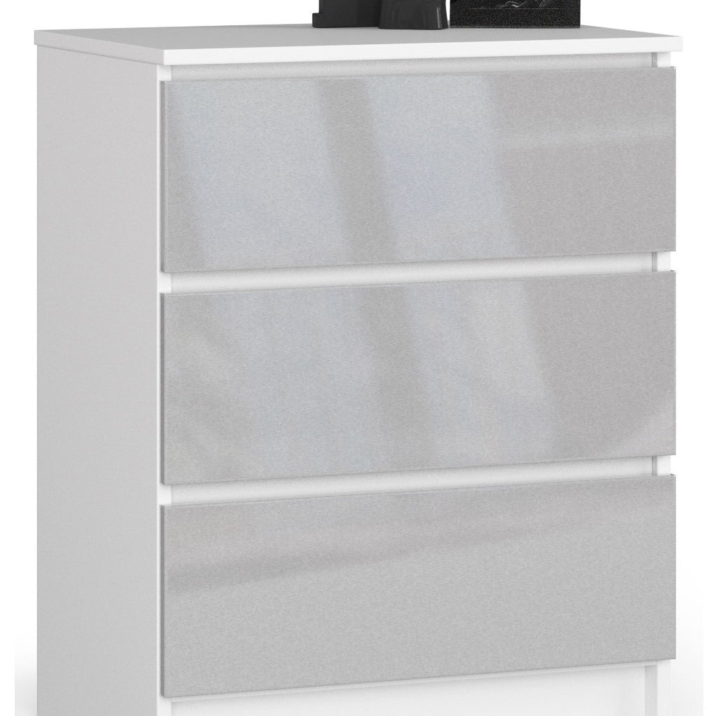 Commode avec trois tiroirs de 60 cm de large, salon, chambre, couloir, placard, buffet, buffet haut, beaucoup d'espace de rangement.